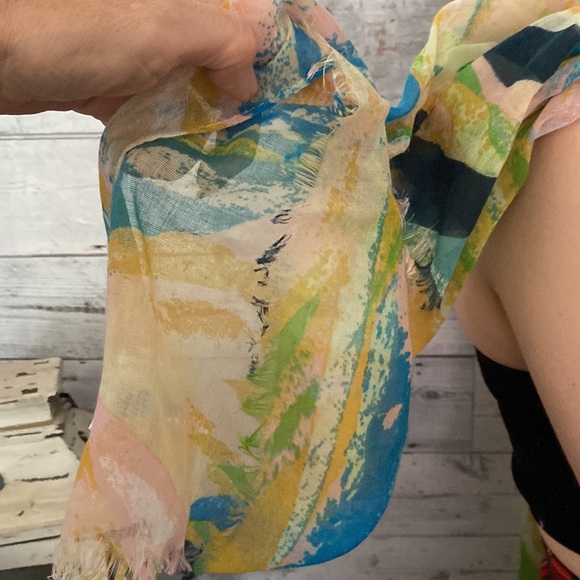 Beautiful Cynthia Rowley Scarf NWT - Picture 3 of 5